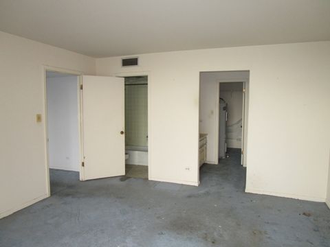 Tiny photo for 465 W Dominion Drive #1003, Wood Dale, IL 60191 (MLS # 12360533)