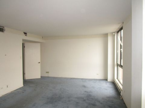 Tiny photo for 465 W Dominion Drive #1003, Wood Dale, IL 60191 (MLS # 12360533)