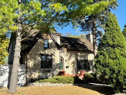 A home in Des Plaines