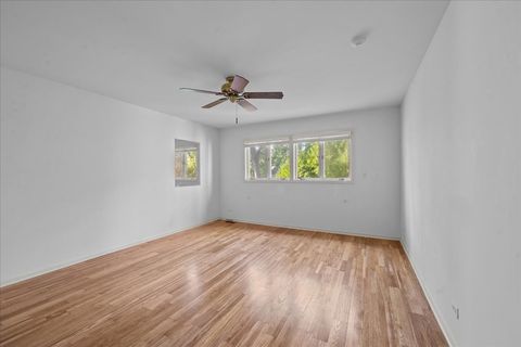 Tiny photo for 8 Warrington Drive, Lake Bluff, IL 60044 (MLS # 12498505)