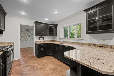 Tiny photo for 8 Warrington Drive, Lake Bluff, IL 60044 (MLS # 12498505)