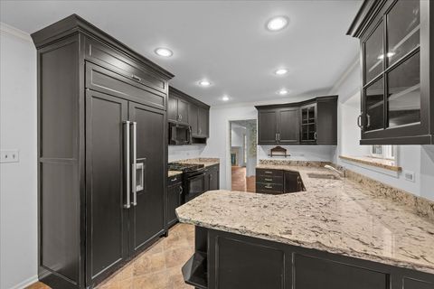 Tiny photo for 8 Warrington Drive, Lake Bluff, IL 60044 (MLS # 12498505)