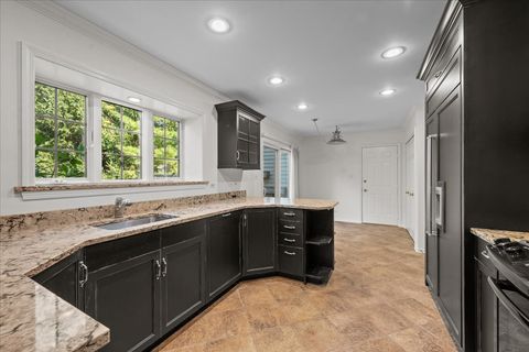 Tiny photo for 8 Warrington Drive, Lake Bluff, IL 60044 (MLS # 12498505)