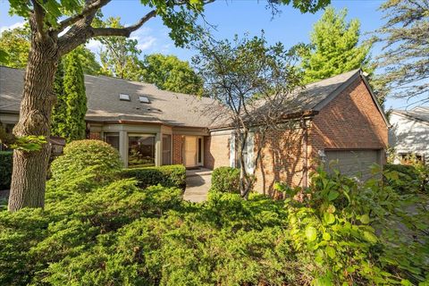 8 Warrington Drive Lake Bluff IL 60044