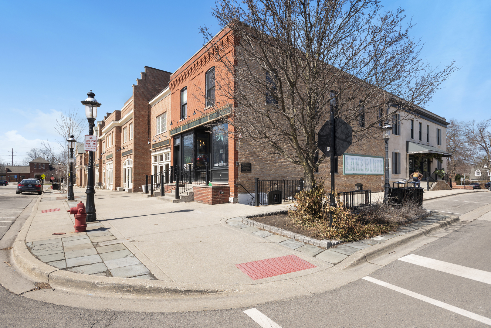 22 E Scranton Avenue