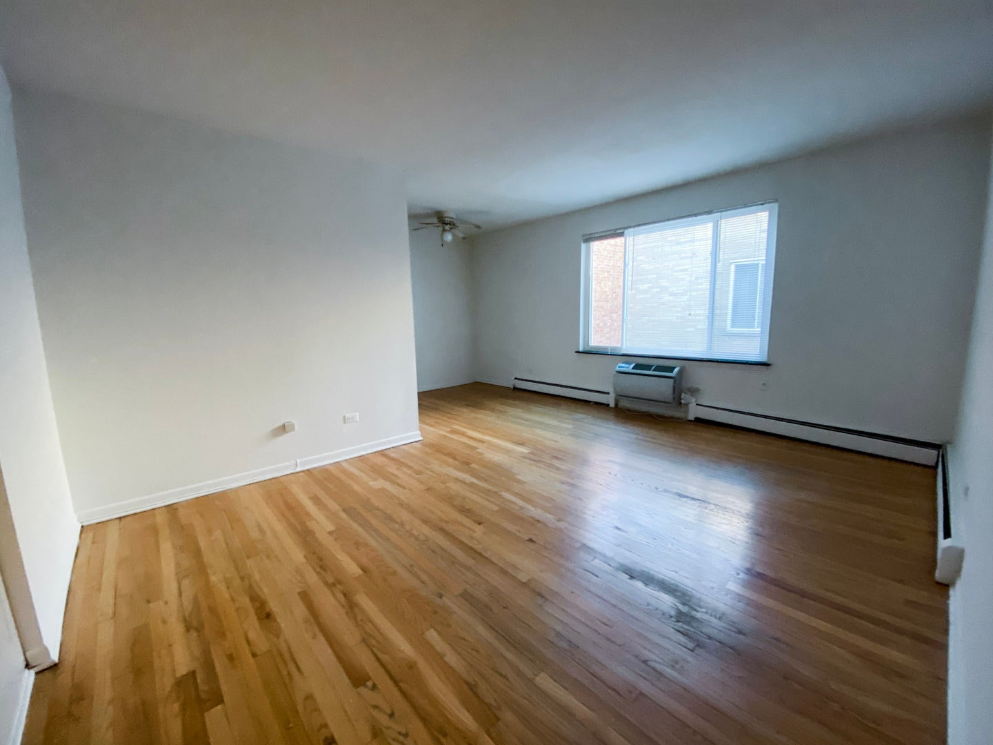 516 W Melrose Street 303