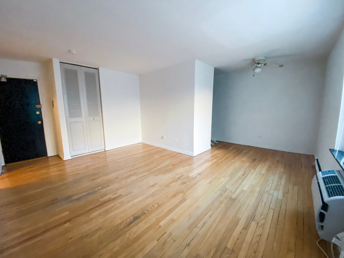 516 W Melrose Street 303