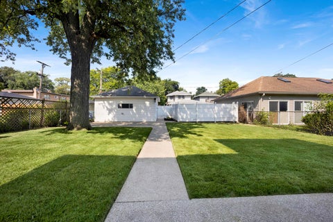 Tiny photo for 837 S Humphrey Avenue, Oak Park, IL 60304 (MLS # 12712922)