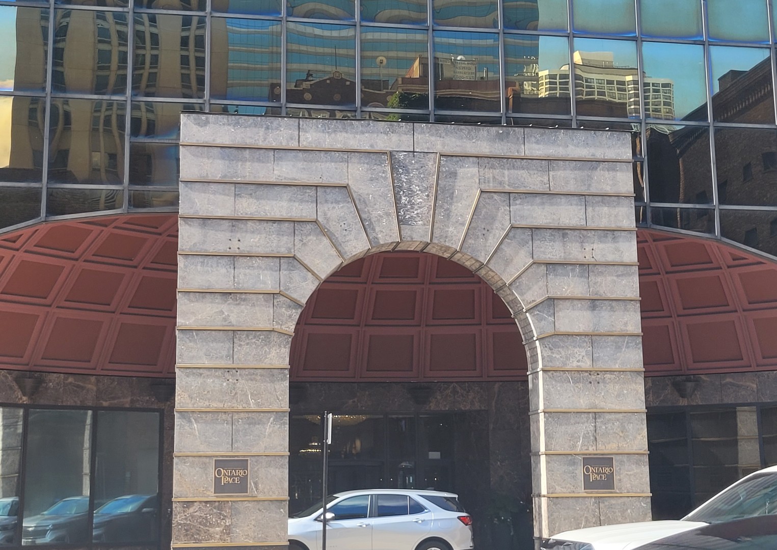 10 E Ontario Street 3311