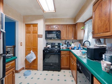 Tiny photo for 931 N Fairfield Road, Round Lake Beach, IL 60073 (MLS # 12462406)