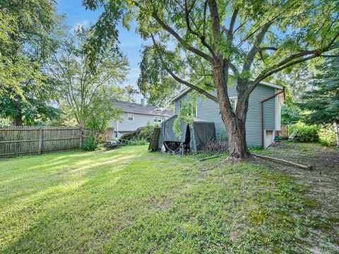 Tiny photo for 931 N Fairfield Road, Round Lake Beach, IL 60073 (MLS # 12462406)