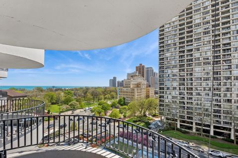Tiny photo for 2020 N Lincoln Park West Park #8L, Chicago, IL 60614 (MLS # 12630351)