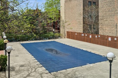 Tiny photo for 2020 N Lincoln Park West Park #8L, Chicago, IL 60614 (MLS # 12630351)