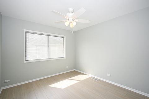 Tiny photo for 2S723 Winchester Circle #4, Warrenville, IL 60555 (MLS # 12486502)