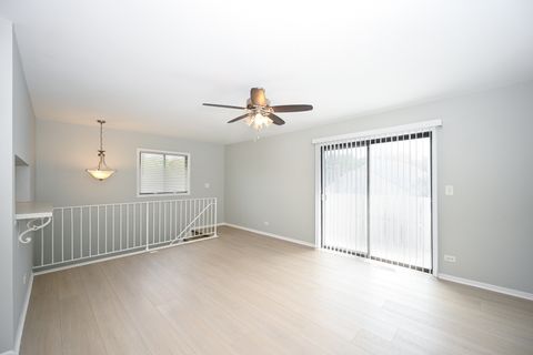 Tiny photo for 2S723 Winchester Circle #4, Warrenville, IL 60555 (MLS # 12486502)