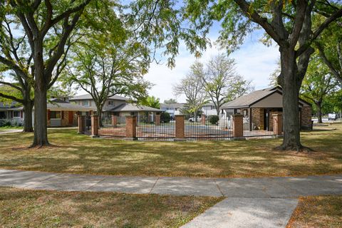 Tiny photo for 2S723 Winchester Circle #4, Warrenville, IL 60555 (MLS # 12486502)