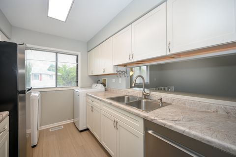 Tiny photo for 2S723 Winchester Circle #4, Warrenville, IL 60555 (MLS # 12486502)