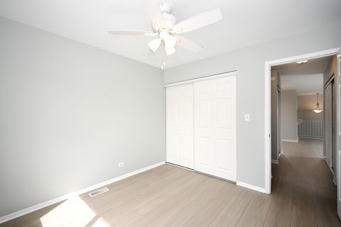 Tiny photo for 2S723 Winchester Circle #4, Warrenville, IL 60555 (MLS # 12486502)