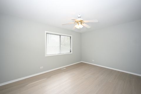 Tiny photo for 2S723 Winchester Circle #4, Warrenville, IL 60555 (MLS # 12486502)