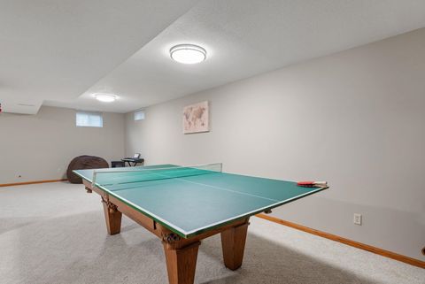 Tiny photo for 2328 Hunter Road, Bettendorf, IA 52722 (MLS # 100000481)