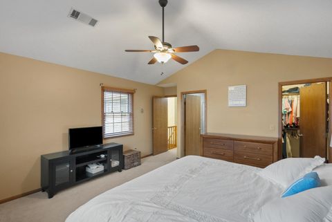 Tiny photo for 2328 Hunter Road, Bettendorf, IA 52722 (MLS # 100000481)