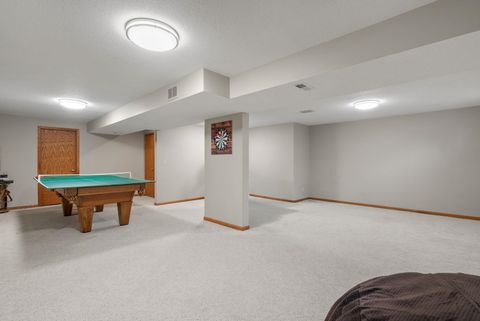 Tiny photo for 2328 Hunter Road, Bettendorf, IA 52722 (MLS # 100000481)