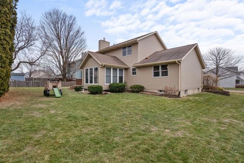 Tiny photo for 2328 Hunter Road, Bettendorf, IA 52722 (MLS # 100000481)