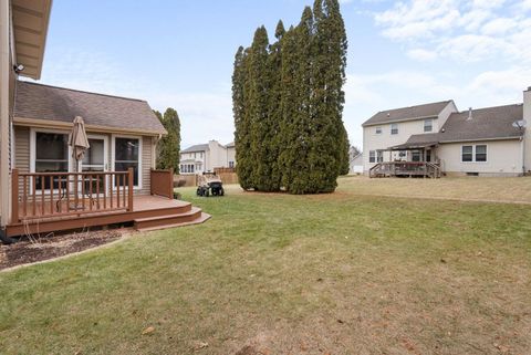 Tiny photo for 2328 Hunter Road, Bettendorf, IA 52722 (MLS # 100000481)