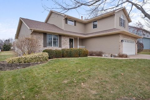Tiny photo for 2328 Hunter Road, Bettendorf, IA 52722 (MLS # 100000481)