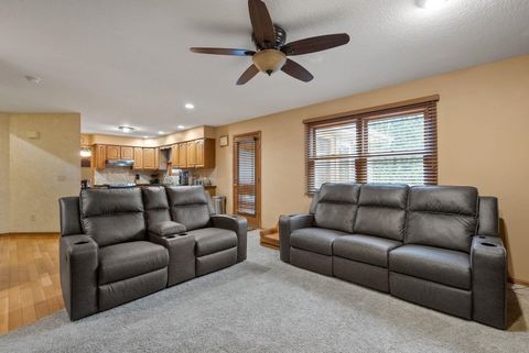 Tiny photo for 2328 Hunter Road, Bettendorf, IA 52722 (MLS # 100000481)