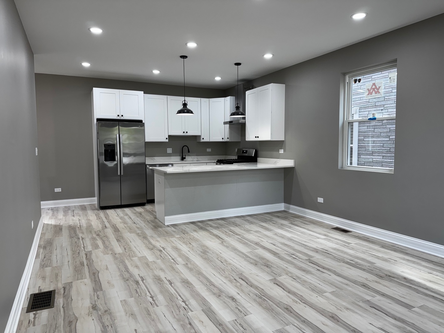 5029 S Indiana Avenue