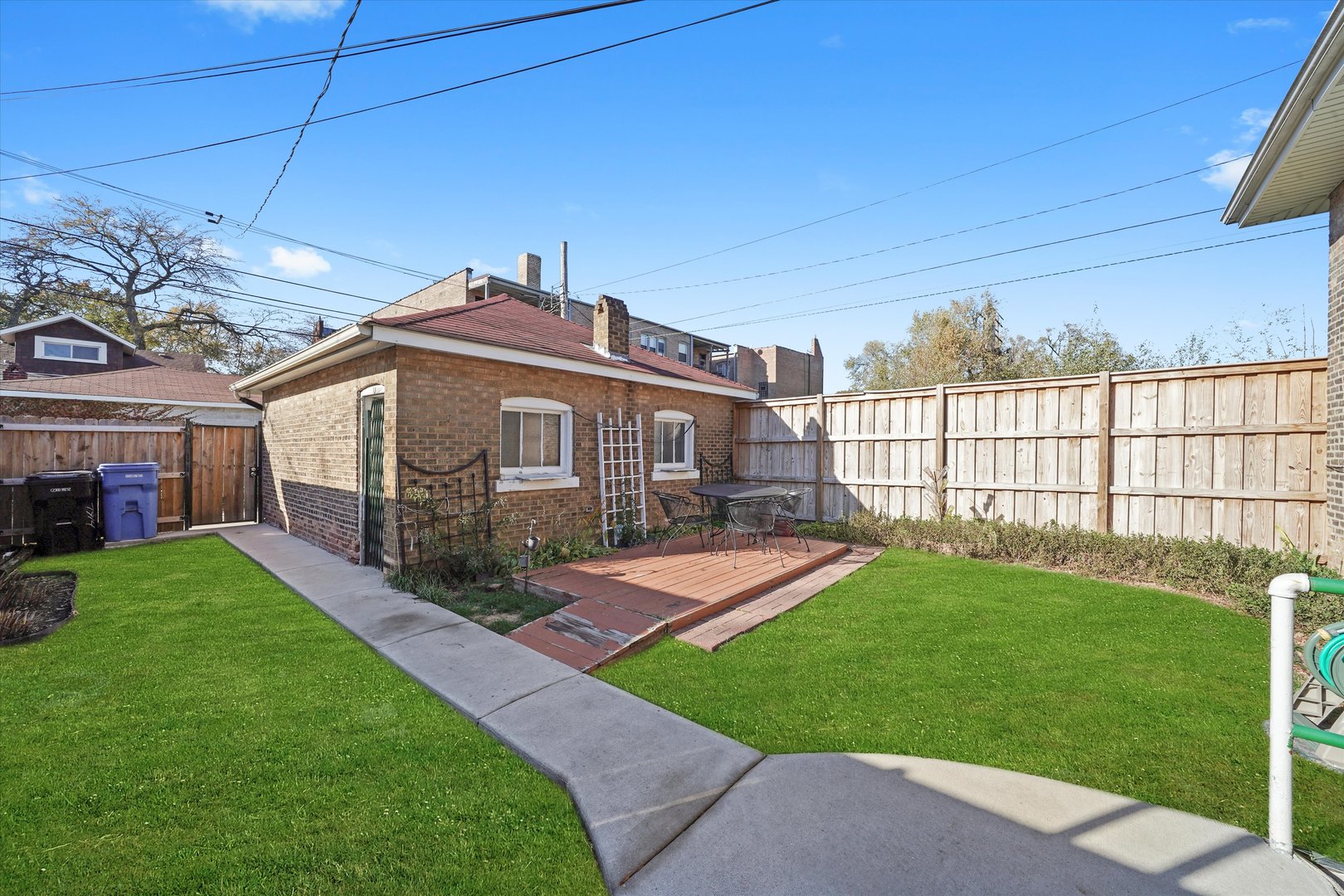 7914 S Oglesby Avenue