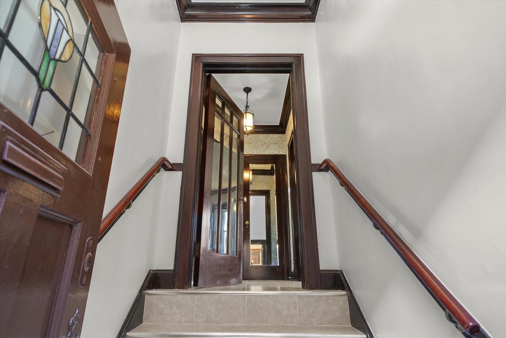 7914 S Oglesby Avenue