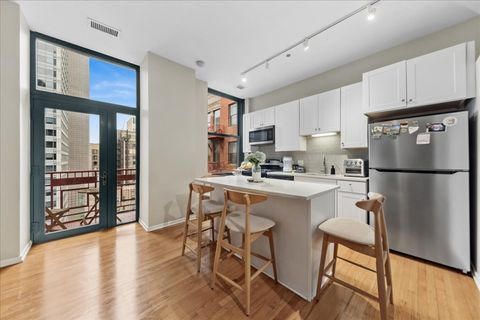 Tiny photo for 208 W Washington Street #2007, Chicago, IL 60606 (MLS # 12581135)