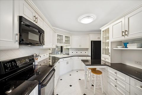 Tiny photo for 630 Winnetka Mews #402, Winnetka, IL 60093 (MLS # 12500601)