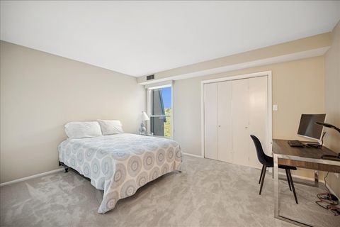 Tiny photo for 630 Winnetka Mews #402, Winnetka, IL 60093 (MLS # 12500601)