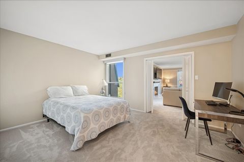 Tiny photo for 630 Winnetka Mews #402, Winnetka, IL 60093 (MLS # 12500601)