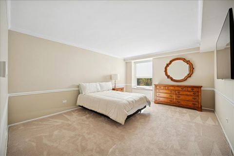 Tiny photo for 630 Winnetka Mews #402, Winnetka, IL 60093 (MLS # 12500601)