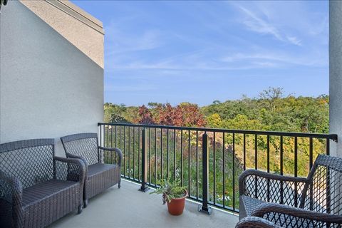 Tiny photo for 630 Winnetka Mews #402, Winnetka, IL 60093 (MLS # 12500601)