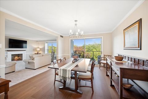 Tiny photo for 630 Winnetka Mews #402, Winnetka, IL 60093 (MLS # 12500601)