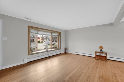 Tiny photo for 1604 S Greenwood Avenue, Park Ridge, IL 60068 (MLS # 12575839)