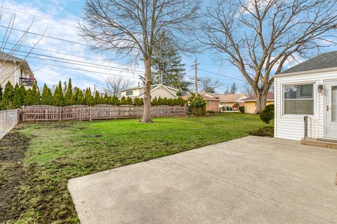 Tiny photo for 1604 S Greenwood Avenue, Park Ridge, IL 60068 (MLS # 12575839)