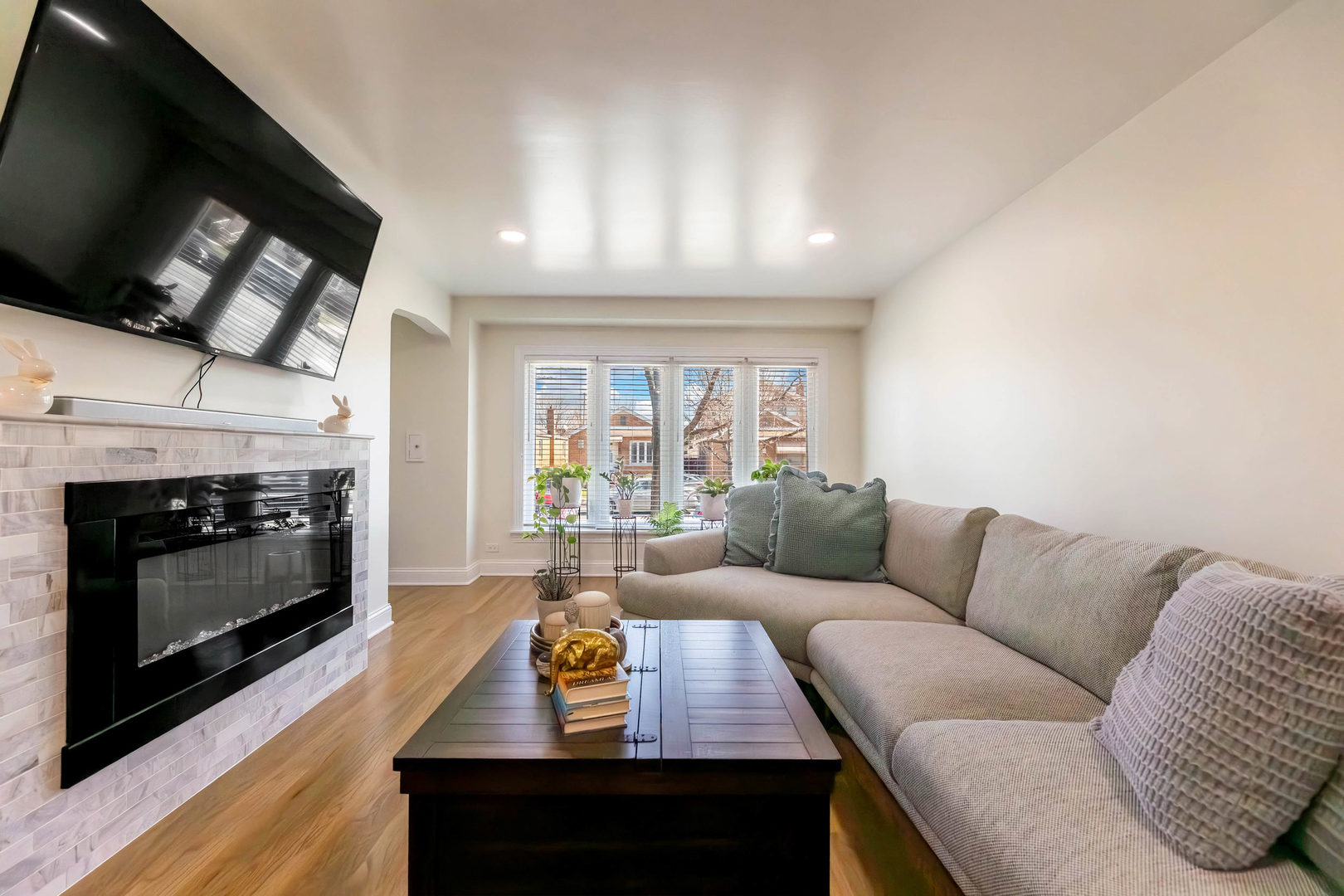 5202 S Central Avenue