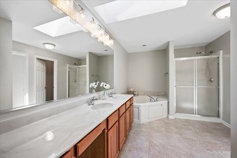 Tiny photo for 305 Colonial Drive, Vernon Hills, IL 60061 (MLS # 12607467)