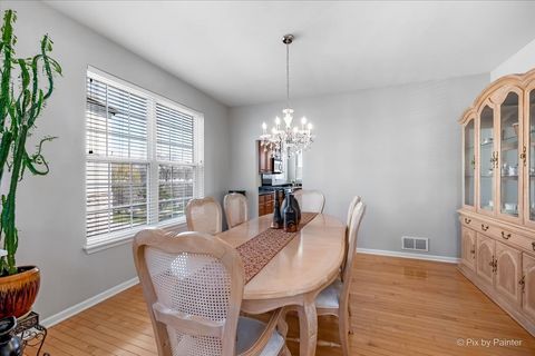 Tiny photo for 305 Colonial Drive, Vernon Hills, IL 60061 (MLS # 12607467)