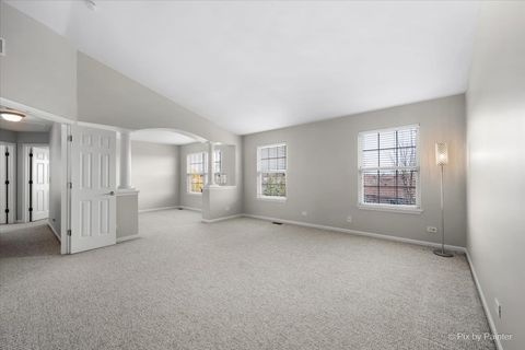 Tiny photo for 305 Colonial Drive, Vernon Hills, IL 60061 (MLS # 12607467)