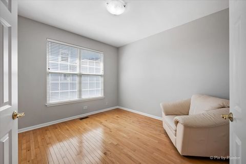 Tiny photo for 305 Colonial Drive, Vernon Hills, IL 60061 (MLS # 12607467)