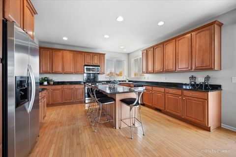 Tiny photo for 305 Colonial Drive, Vernon Hills, IL 60061 (MLS # 12607467)