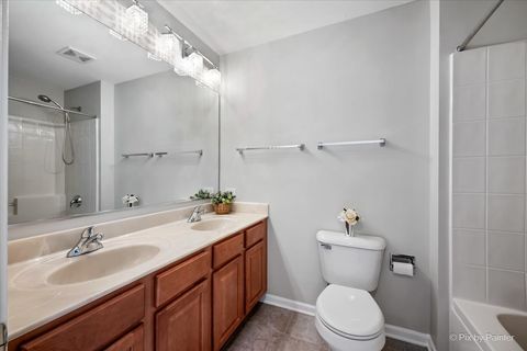 Tiny photo for 305 Colonial Drive, Vernon Hills, IL 60061 (MLS # 12607467)