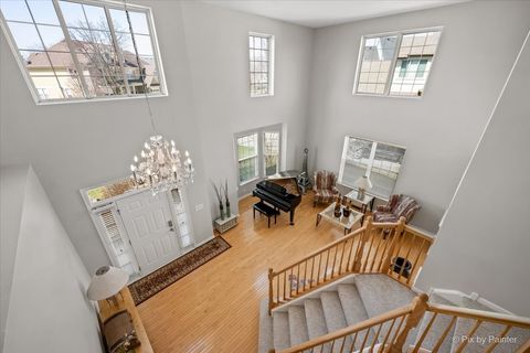 Tiny photo for 305 Colonial Drive, Vernon Hills, IL 60061 (MLS # 12607467)